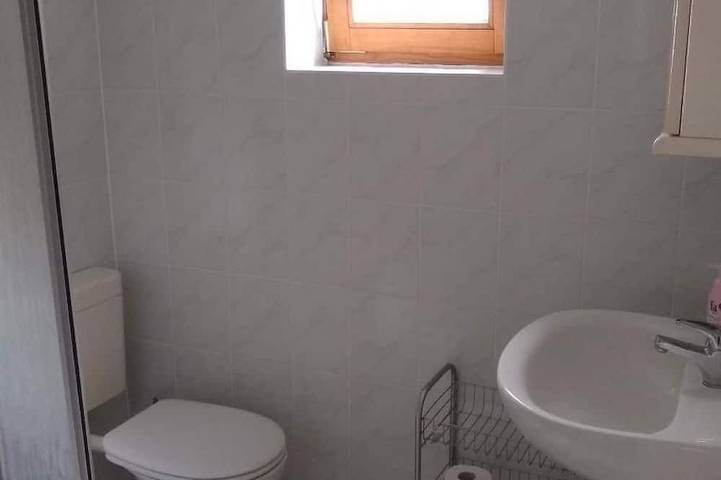 Ganze Wohnung, Kleine Ferienwohnung in Groß Mohrdorf mit Terras in Bisdorf (Groß Mohrdorf), Groß Mohrdorf