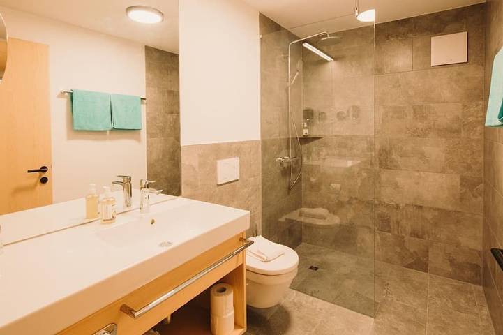 Chambre d’hôte pour 4 personnes, avec piscine ainsi que sauna et jardin à Warth - 3