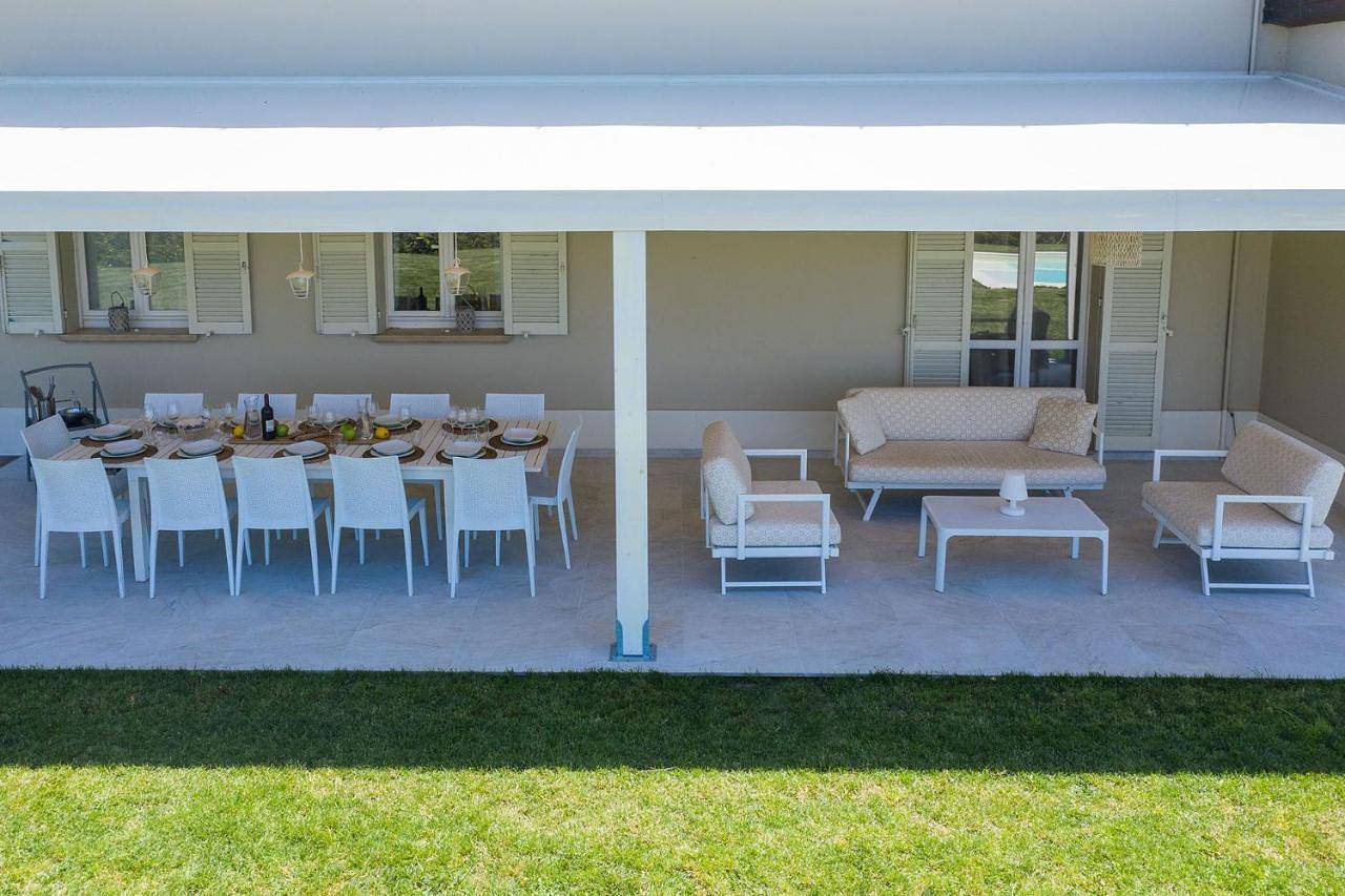 Villa with Private Pool in Pesaro, Valle del Metauro