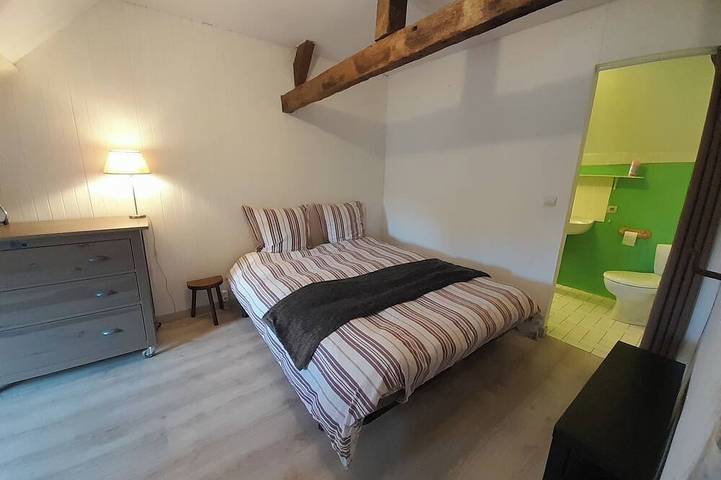 Location de vacances pour 7 personnes, avec terrasse et jardin dans Vatan - 2