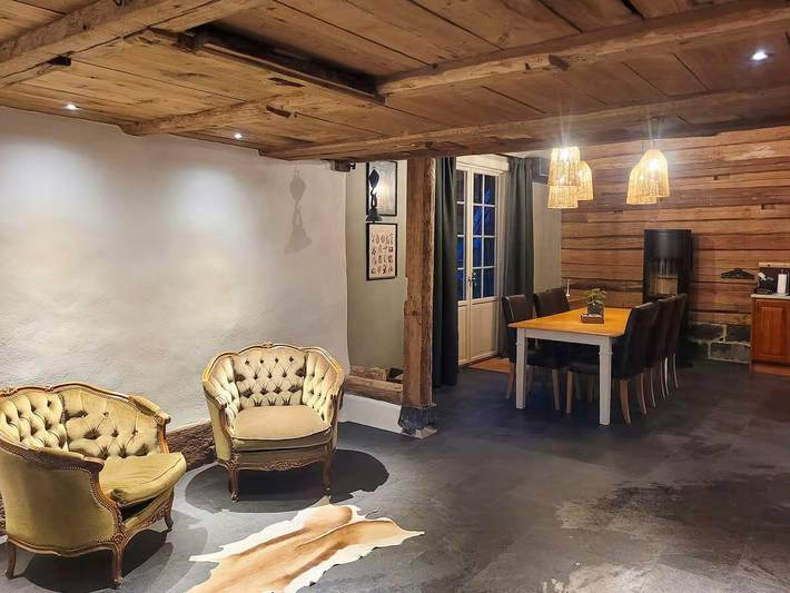 Umgebauter Stall mit Grasdach in Lindesby in Örebro und Umgebung