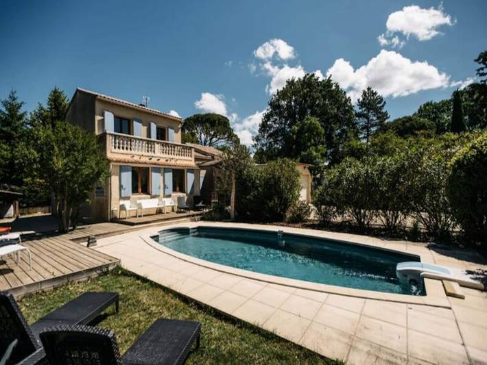 Appartement de vacances pour 8 personnes, avec jardin ainsi que piscine et balcon, adapté aux familles à L'Isle-sur-la-Sorgue