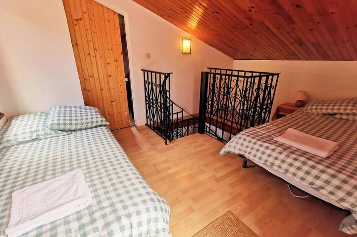 Beautiful River-front Villa with Natural Pool & Aircon in Sorède, Céret und Umgebung