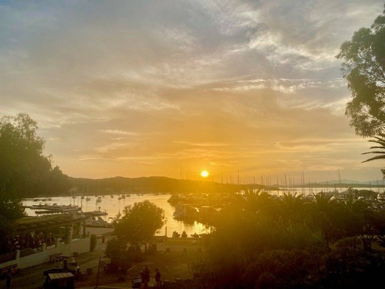 Entire apartment, Apartment sea view - 4 guests in Hyeres, Mediterranean Coast (France)
