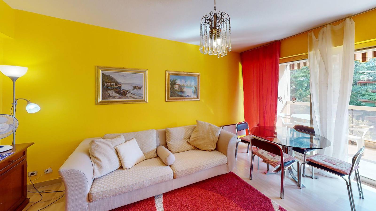 Entire studio, Pleasant studio with terrace and partial sea view in a residence with swimming pool in Menton, Nice region