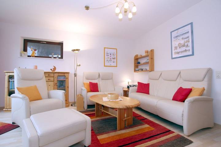 Ganze Wohnung, Ferienwhg. im 3-Familienhaus, ca. 95m², 3 Zimmer im Eg, Garten für vier Personen in Wyk auf Föhr (Stadt), Wyk auf Föhr