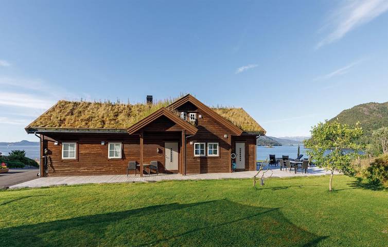 Ferienhaus für 10 Personen, mit Terrasse und Garten - 1