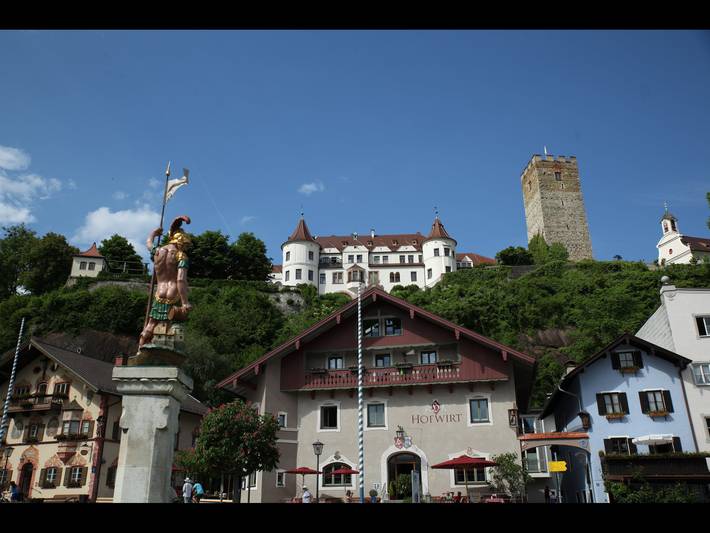 Gasthof-Hotel Hofwirt - Dreibett Familienzimmer, 1 Doppelbett, Schlafsofa in Neubeuern, Bayerische Alpen