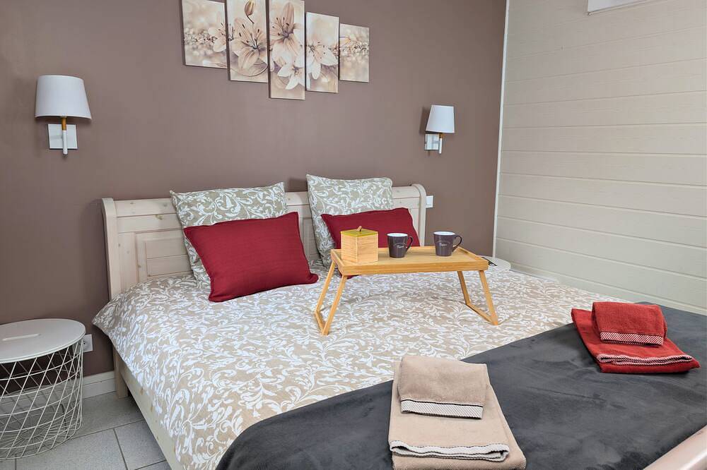 Apartamento entero, Settle into the Rimbach and let the charm of Alsace work its magic. After a day exploring the Wine Route, relax in a luxurious king-size bed. Modern comfort, total tranquility. You're home. ✨ in Soultz-Haut-Rhin, Parque natural regional de los Ballons des Vosges