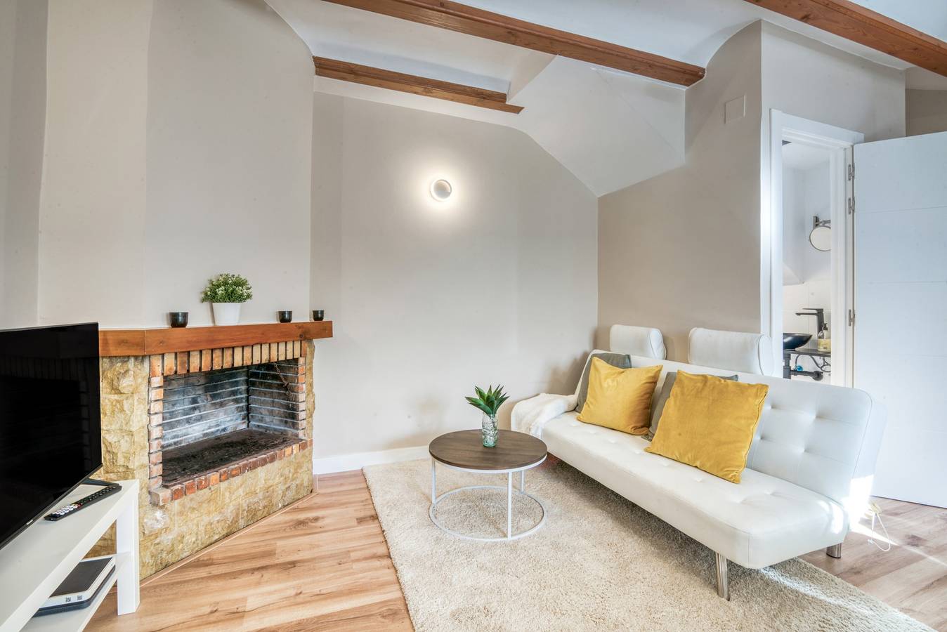 Ferienhaus 'Casa Claudia' mit Gemeinschaftspool, Wi-Fi und Klimaanlage in Almadrava, Costa Blanca