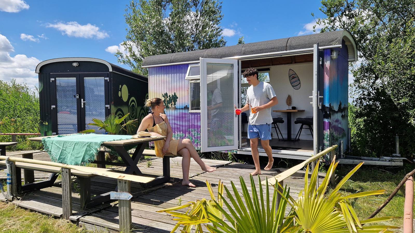 Marina Parcs — Tiny wagon 2 persoons (Nr 1-6) met stapelbed in Nederlandse kust