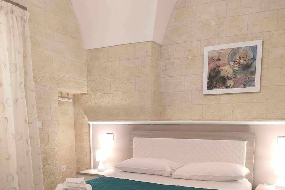 Puglia Holiday Home, 10 minutes away from Polignano a mare.  Newly renovated in Mola di Bari, Provincia di Bari