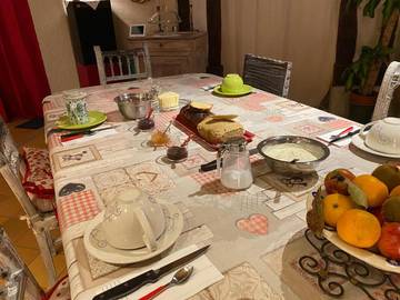 Chambre d’hôte pour 4 personnes, avec jardin ainsi que piscine et vue dans Saint-Agil