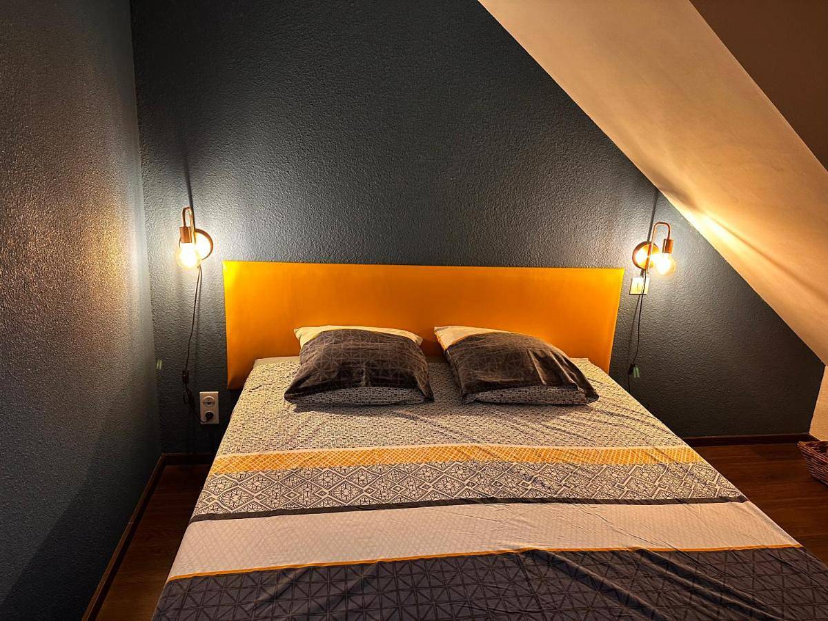 Appartement entier, Two-Bedroom Apartment in Vic-sur-Cère, Région d'Aurillac