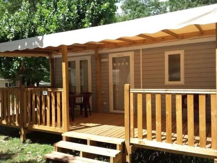 Mobil home pour 6 personnes, avec terrasse et piscine à Mialet