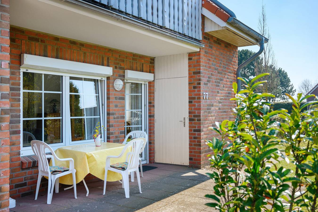 Apartamento entero, Apartamento 'Fewo Rugenbargsweg' con terraza privada, jardín y wifi in Duhnen, Cuxhaven