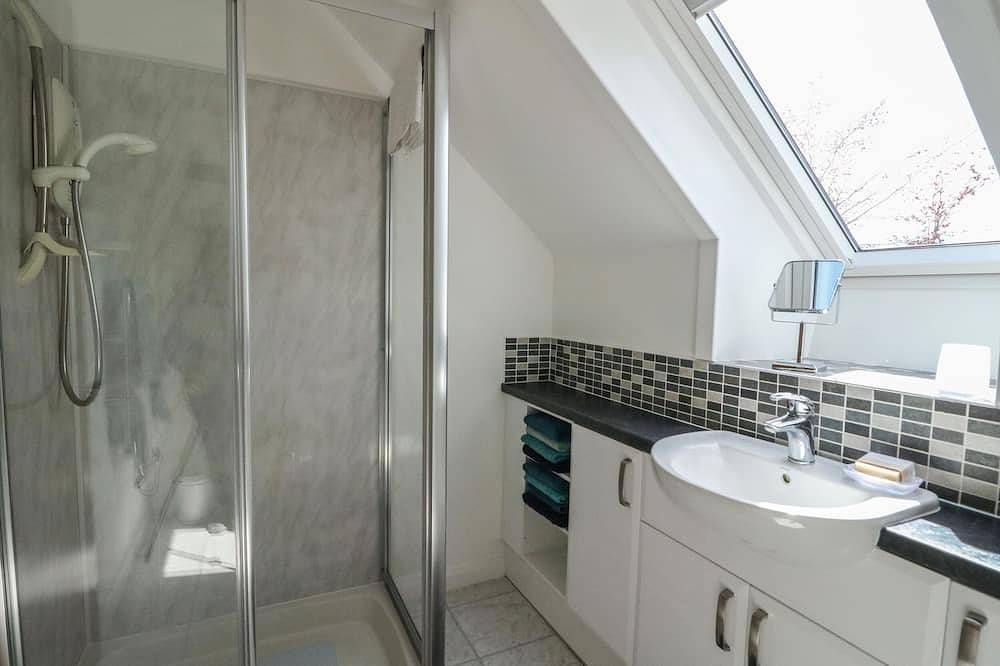 Upper Brackendale, family friendly, with a garden in Taynuilt in Argyll & Bute