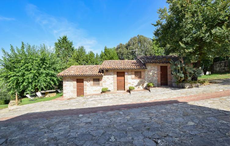 Elegante appartamento a Todi con piscina e WiFi, a 2,5 km dal centro città in Todi, Perugia e dintorni