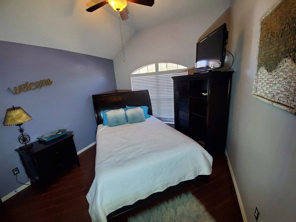 Mighty Pfine in Pflugerville in Pflugerville, Travis County