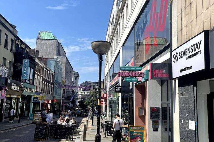 Glamping for 6 people in Liverpool