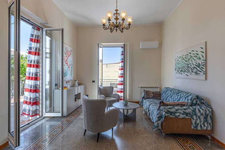 Villa 'Regina 22 - Porticello' with Private Terrace, Wi-Fi and Air Conditioning in Porticello, Santa Flavia