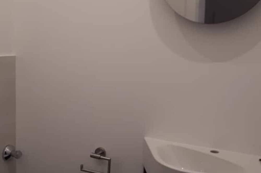 Ganze Wohnung, Liebevoll renovierte Wg-Wohnung: Zimmer 1 in Rommerskirchen, Rhein-Kreis Neuss