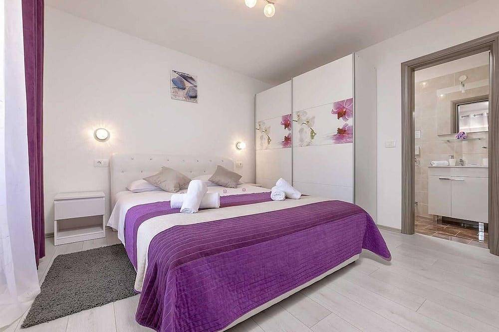 Stunning home in Rovinj with private swimming pool, can be inside or outside in Rovinjsko Selo, Rovinj