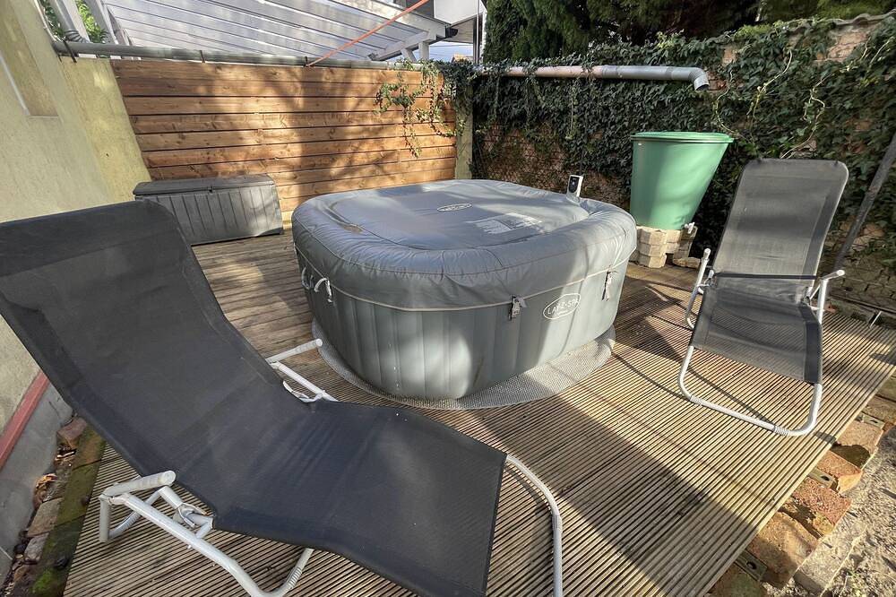 4 Guests: River & Garden Charm in Budapest, Mittelungarn