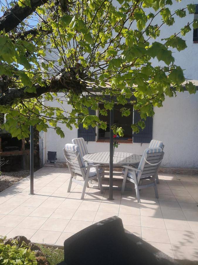 Location de vacances pour 4 personnes, avec piscine ainsi que jardin et vue à Puget-sur-Argens - 4
