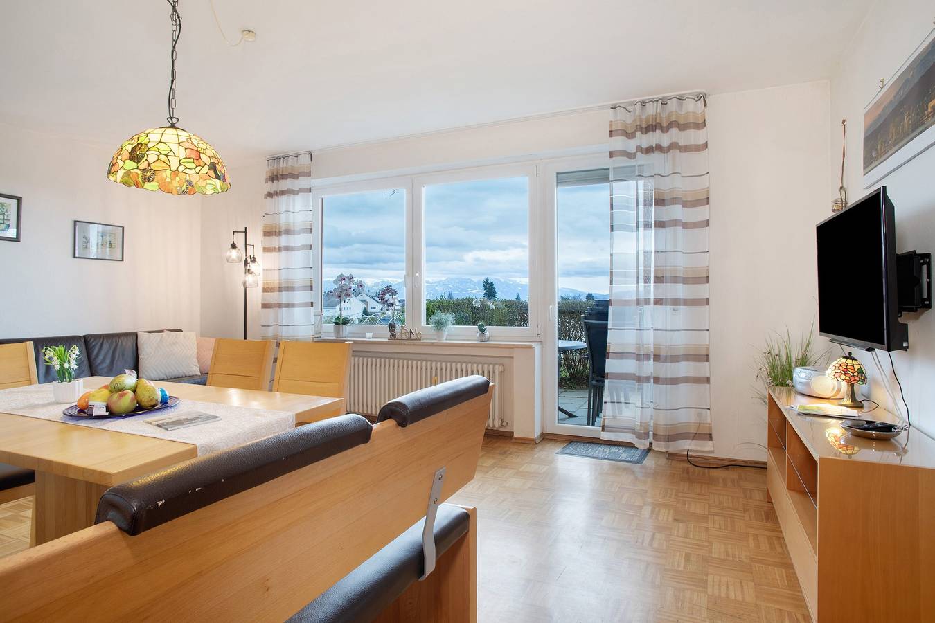 Ganze Wohnung, Ferienwohnung 1 Parterre Marschall" mit privater Terrasse, Gemeinschaftsgarten und Wlan in Wasserburg (Bodensee), Bayerisch Schwaben
