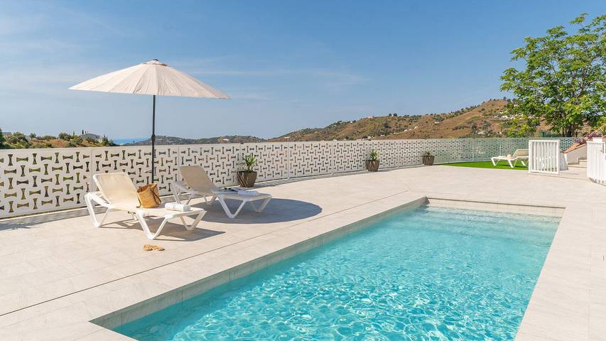 Chalet para 6 personas, con balcón/terraza y piscina en Axarquía