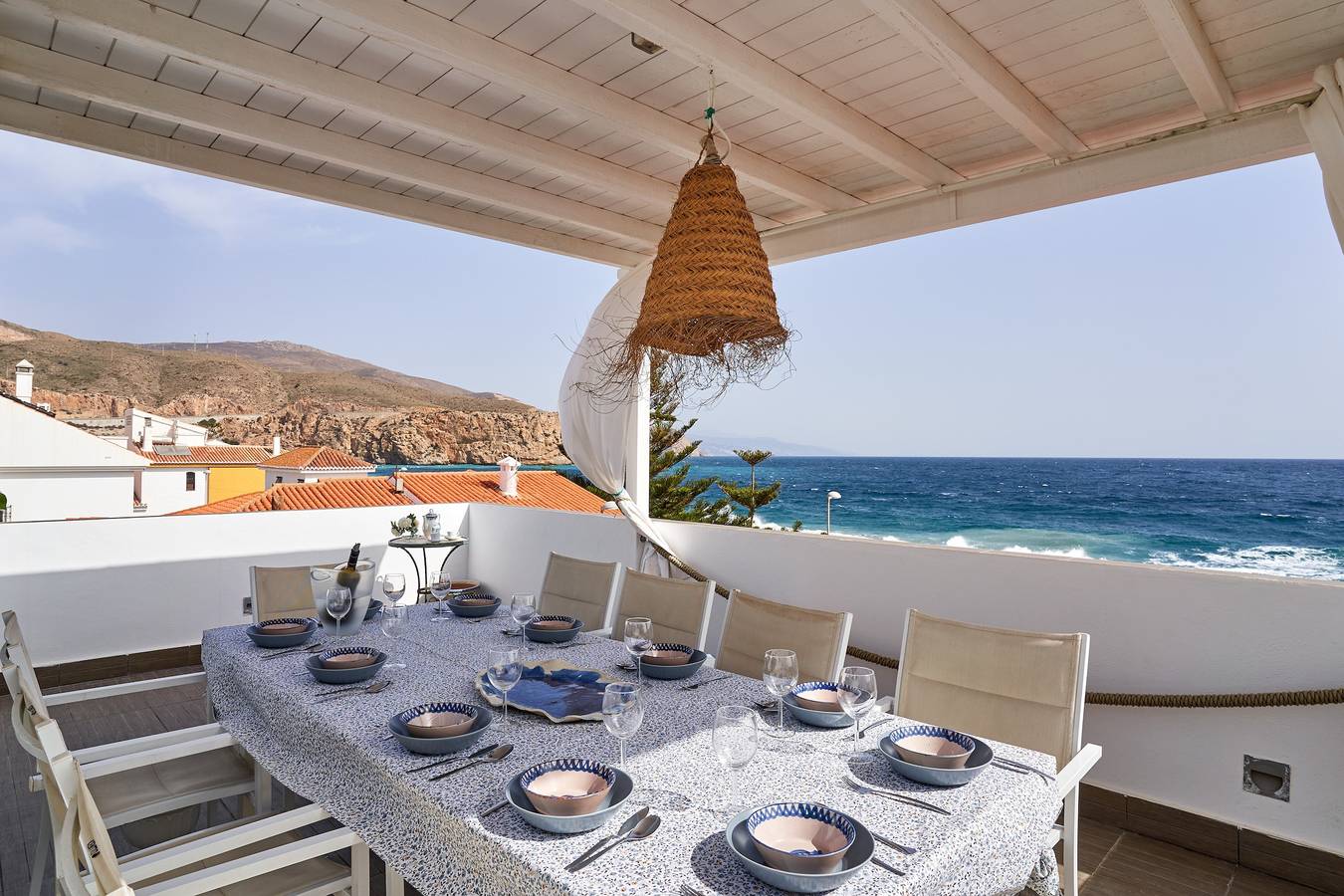Casa de vacaciones "Casa Sueña" cerca de la playa con 4 terrazas privadas in Calahonda, Costa Tropical