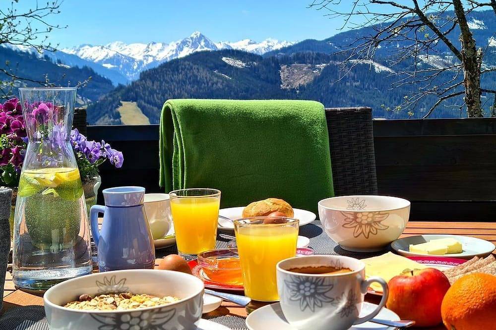Double room with shower, Wc - Alpengasthof Pension Rapoldsberg in Mühlbach am Hochkönig, Ski Amadé