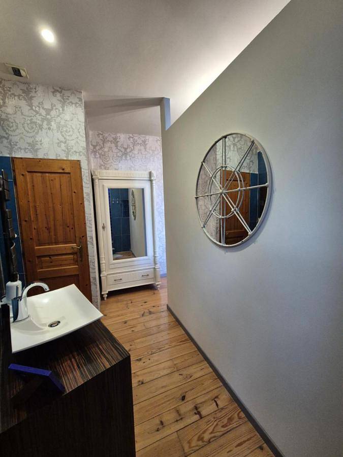 Maison d’hôte pour 2 personnes, avec piscine et jardin ainsi que vue et sauna dans la Loire - 3