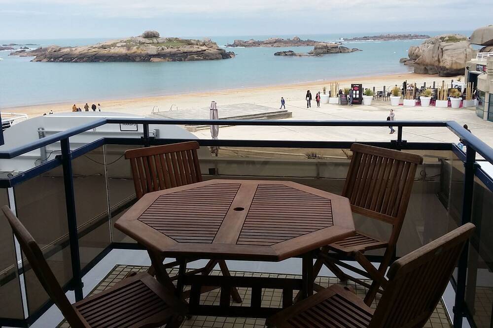 Appartement entier, Bel Appartement*** 4 pers sur la plage  Superbe vue sur mer in Coz-Pors, Trégastel