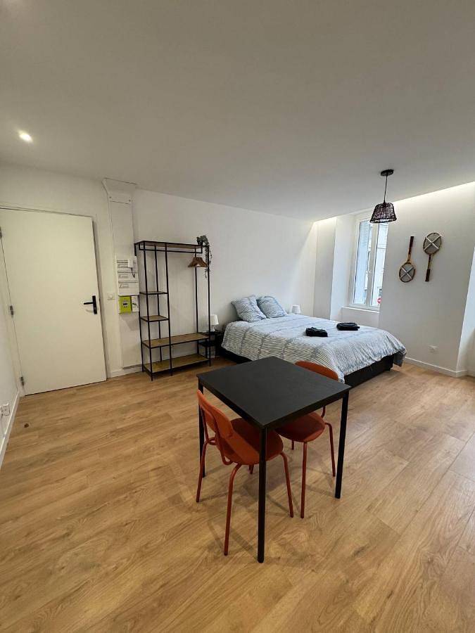 Appartement entier, Studio neuf et élégant au centre de Vierzon in Vierzon, Région de Vierzon