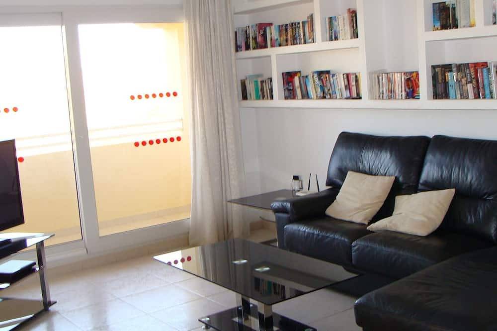 Large 4 bedroom detached villa private pool in walled garden.  5 minute to Sea. in Cartagena, Costa Cálida
