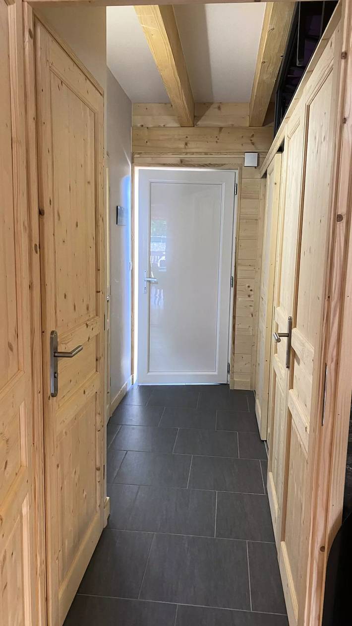 Gîte pour 10 personnes, avec terrasse à Laveissière - 4