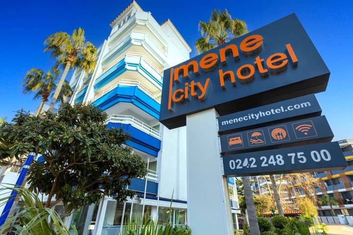 Hôtel pour 2 personnes, avec jardin et piscine ainsi que vue et bassin pour enfant, animaux acceptés à Antalya