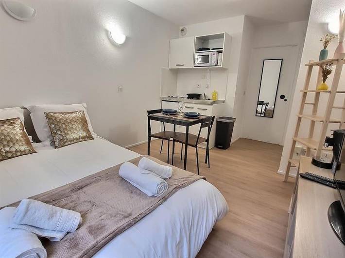 Gîte pour 2 personnes, avec terrasse à Bussy-Saint-Georges - 2