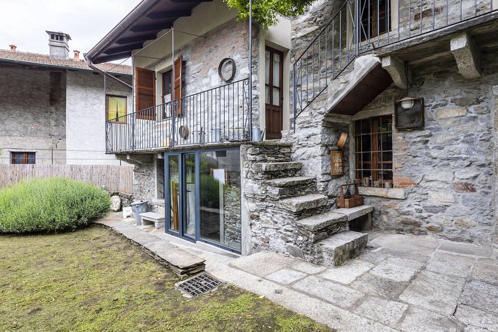 Il Glicine by Interhome in Mergozzo, Comune di Mergozzo