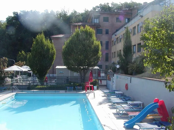 Hotel para 3 personas, con piscina y terraza, Se admiten mascotas - 1