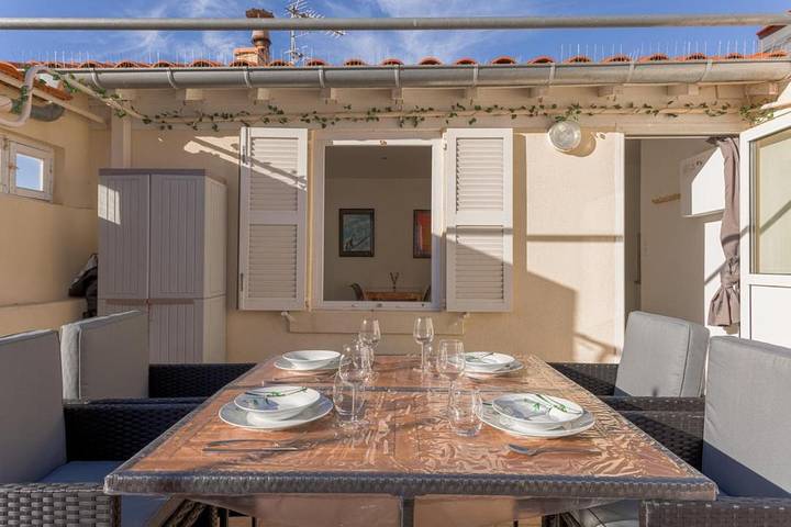 Gîte pour 2 personnes, avec balcon dans Palais Des Festivals Et Des Congres