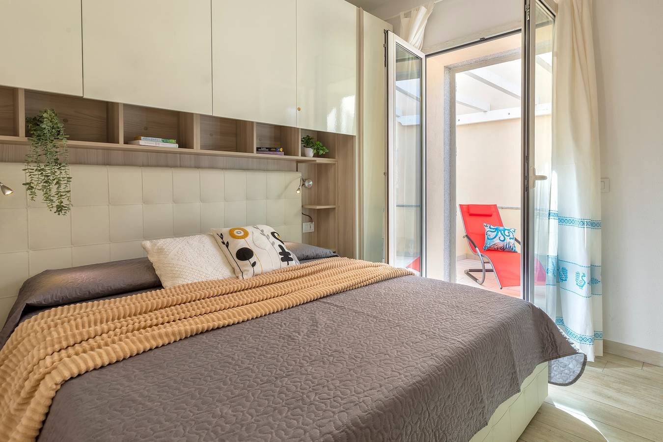 Apartamento entero, Apartamento 'Gaaya's' con terraza privada y aire acondicionado in Isola Rossa, Trinità d'Agultu e Vignola