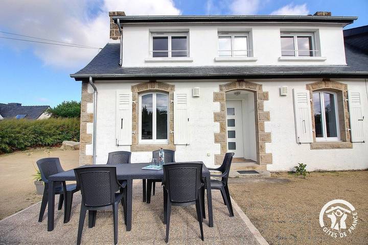 Gîte pour 4 personnes, avec terrasse et jardin à Pleumeur-Bodou - 2