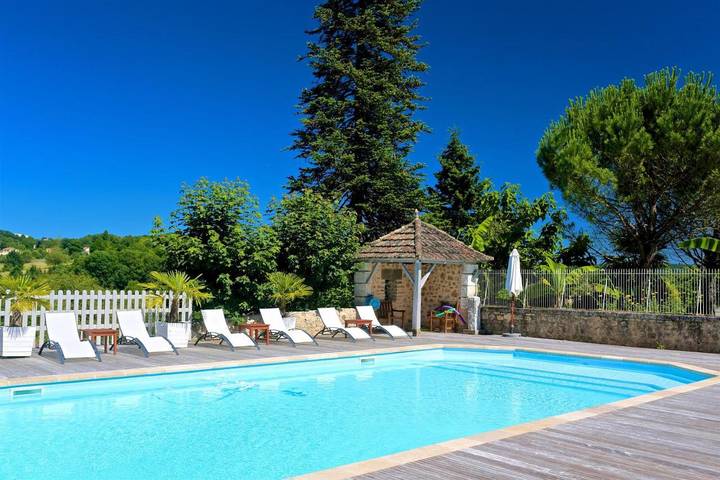 Location de vacances pour 4 personnes, avec Jacuzzi et Terrasse ainsi que Jardin et Piscine à Saint-Martial-de-Valette - 3