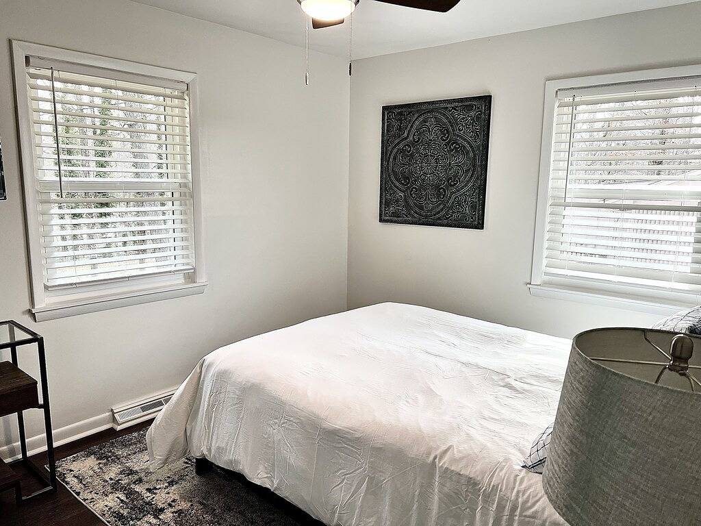 Centrally Located Cozy House,2 king beds,Game Room in High Point, Guilford County