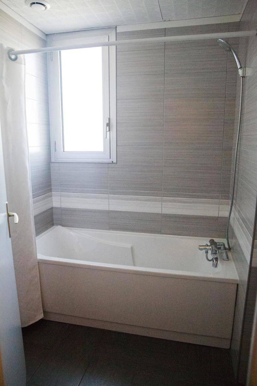Twin Room in Angoulême, Charente