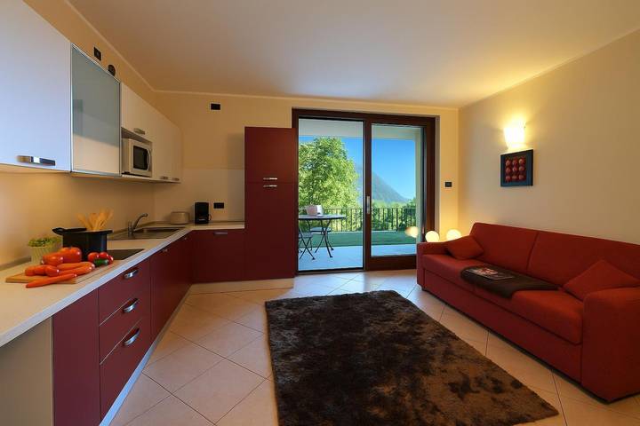 Gîte pour 4 personnes, avec piscine ainsi que vue sur le lac et terrasse, adapté aux familles à Argegno - 4