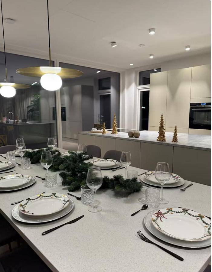 Ferienhaus für 8 Personen, mit Balkon und Whirlpool sowie Terrasse und Garten in Tromsø - 4